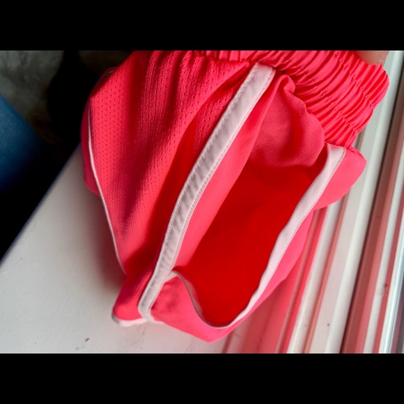 Hot Pink Under Armor Athletic Shorts with POCKETS! - Picture 3 of 5